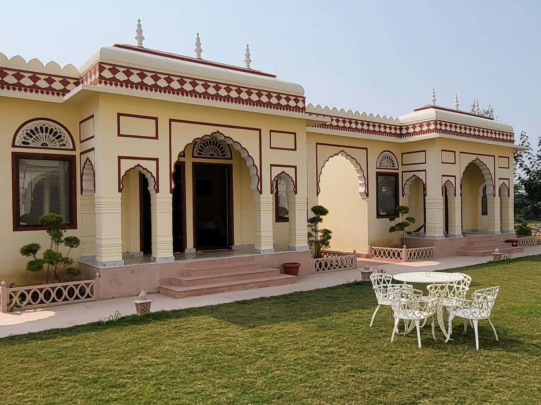 Hotel The Grand Barso Bharatpur Zimmer foto